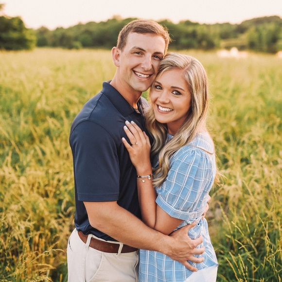 Meet your Posher, Lauren - Picture 2 of 6